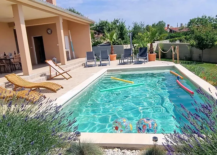 Villa Mira